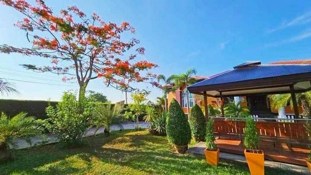 ขายบ้านเดี่ยว 2 ไร่ 94.5 ตรว. ใกล้อ่างเก็บน้ำมาบประชัน 5 นอน 6 น้ำ มีบ้านพักรีสอร์ท 3 หลัง และห้องใต้ดินสุดหรู ใกล้สนามกอล์ฟและรร.นานาชาติ