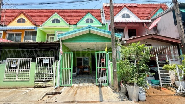 ขายด่วน ทาวน์เฮ้าส์ หมู่บ้านสวิตาเฮ้าส์ (นภา) ซอยวัดเปรมประชา ราคาถูก