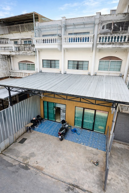 เซ็นทรัล เวสต์เกต 500 ม. MRT ตลาดบางใหญ่ 500 ม.ให้เช่าอาคารพาณิชย์ 2 คูหา 24 ตร.วา. 400 ตร.ม. บางใหญ่ ทำเลค้าขาย และสำนักงานศักยภาพสูง