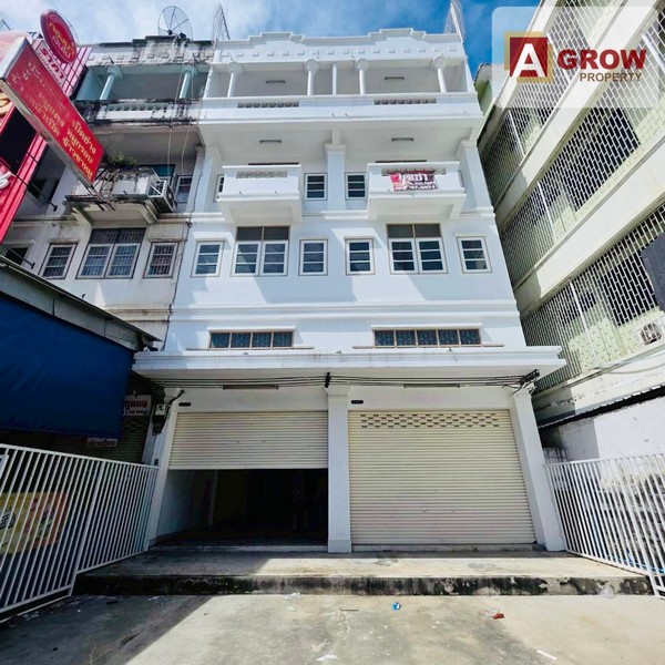 ให้เช่าอาคารพาณิชย์ 2 คูหา ทำเลคุณภาพติดถนนเทพารักษ์  4 ชั้น มีดาดฟ้า รีโนเวทใหม่ไว้อย่างสวยงาม เหมาะสำหรับทุกประเภทกิจการ