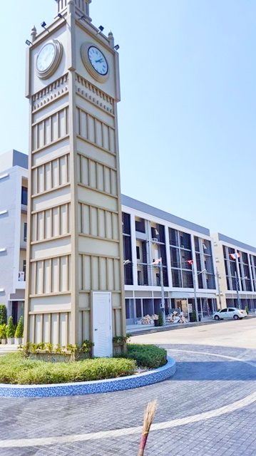 หทัยราษฏร์ รามอินทรา 105-111 ให้เช่าอาคารพาณิชย์ 4ชั้น ทำเลถนนใหญ่ พระยาสุเรนทร์ MRTนพรัตน์ 2.4 กม. ใกล้รถไฟฟ้าสายสีชมพู