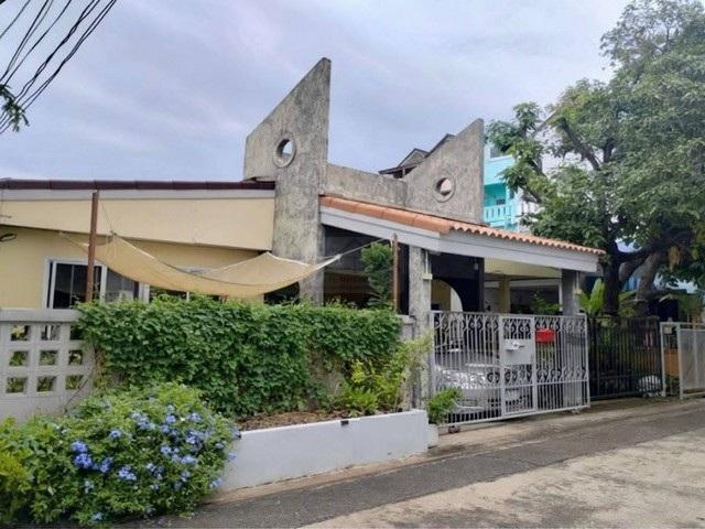 P1999 ขายบ้านเดี่ยว ชั้นเดียว 52 ตรว. โชคชัย 4 ซอย 18 นาคนิวาส 27 เดินทางสะดวก ใจกลางแหล่งของกิน