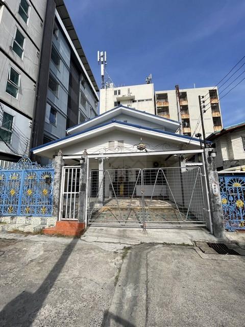 HR 6420 ให้เช่าบ้านเดี่ยว 2 ชั้น 50 ตรว. 5 ห้องนอน รัชดาภิเษก ซอย7 ใกล้ MRT ศูนย์วัฒนธรรม จดทะเบียนบริษัทได้ เลี้ยงสัตว์ได้