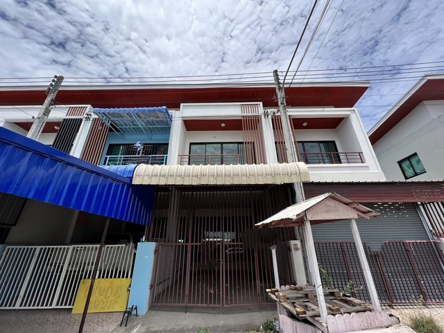 ขาย ทาวน์โฮม โครงการ เมืองใหม่ @อมตะ  ถนน คู่ขนานมอเตอร์เวย์