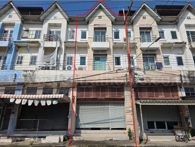 ราคาพิเศษ อาคารพาณิชย์ 3.5 ชั้น หมู่บ้านสถาพร คลอง 4 ธัญบุรี