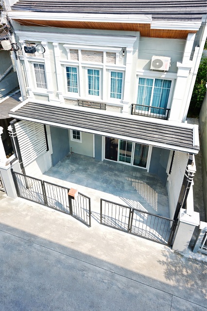 ใกล้ ม.รามคำแหง2 1.7กม 20ตร.วา. 160 ตร.ม.. ทำเลกาญจนาภิเษกบางนา-สวนหลวง ทาวน์เฮาส์หัวมุม 2 ชั้น 4นอน 3น้ำ