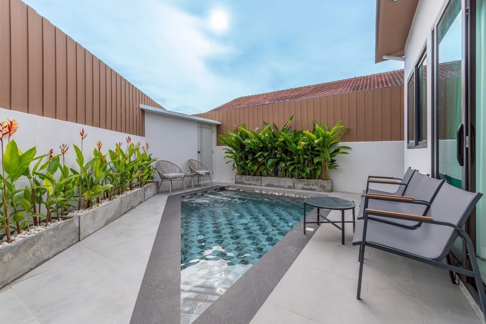 พูลวิลล่าหรู 3 ห้องนอน 4 ห้องน้ำ ใจกลางเมืองพัทยา ขนาดที่ดิน 216 ตารางเมตร