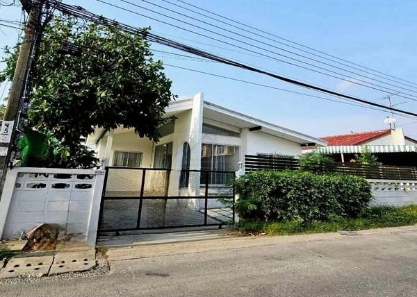 ให้เช่าบ้านเดี่ยวชั้นเดียว 56 ตรว. ลาดปลาเค้า เสนานิคม 1 ซอย 25