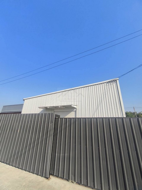 ให้เช่าโกดังพร้อมออฟฟิศ Stand Alone มีรั้วกั้นมิดชิด 700 ตรม. กรุงเทพกรีฑา ที่จอดรถกว่า 10 คัน ใกล้แอร์พอร์ตลิ้ง เพียง 5 นาที