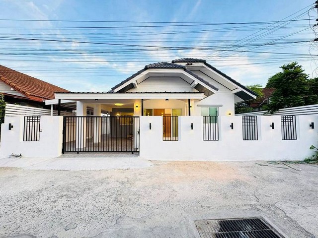 ขายบ้านเดี่ยว หมู่บ้านแหลมฉบังวิลล์1 รีโนเวทใหม่ พร้อมเข้าอยู่ FP-H01501