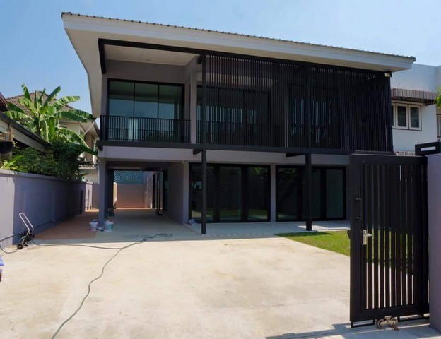 ให้เช่าบ้านเดี่ยว2ชั้น โชคชัย4 ขนาด 65 ตรว. ลาดพร้าว ใกล้เลียบด่วน/Central Eastville