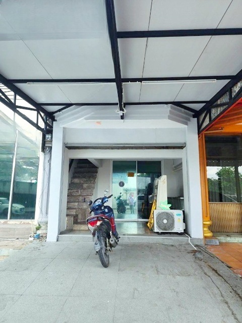 BTSวัดพระศรี 300ม. ม.ราชภัฏพระนคร 900ม.ให้เช่าอาคารพาณิชย์ 4 ชั้น 20 ตร.วา 320ตร.ม. 4นอน 4น้ำ พร้อมเฟอร์ฯ แอร์