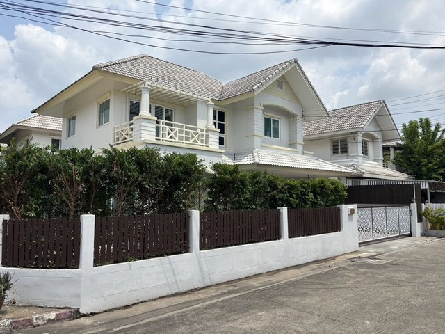 รหัสC7106 ให้เช่าและขายบ้านเดี่ยว 2ชั้น บ้านสวนราชา ถนนประเสริฐมนูกิจ ทะลุซอยรามอินทรา 14 ได้