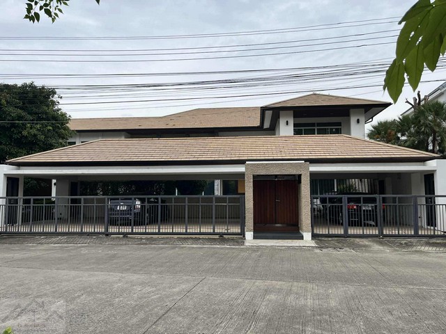 T26-531 ขาย บ้าน - ใกล้กับ เดอะคริสตัล เลียบด่วน ชั้นทั้งหมด 2 ชั้น