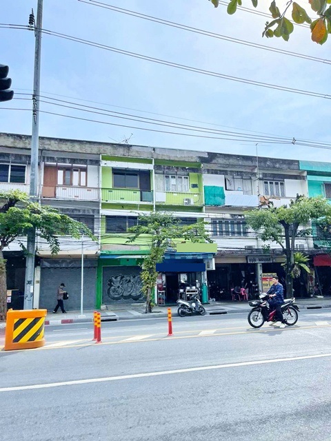 วงเวียนใหญ่ 1.8 กม.ทำเลทอง MRTอิสรภาพ 250ม.ให้เช่าอาคารพาณิชย์ 2 ชั้น 20 ตร.วา. 160 ตร.ม. ติดถนนอิสรภาพ ตลาดท่าเตียน 1.1 กม.