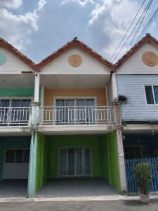 นักลงทุนสายรีโนเวท ห้ามพลาดทาวน์เฮ้าส์ 2 ชั้น เพียง 1.39 ล้านบาทขายพร้อมผู้เช่า