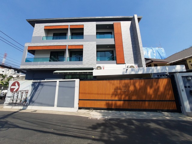 T26-931 ให้เช่า บ้าน โฮมออฟฟิศ 3 ชั้น 70 ตรว. 399 ตรม. ซอย 20 มิถุนา ถนนสุทธิสารวินิจฉัย ห้องนอน 4 ห้อง ห้องน้ำ 7 ห้อง ใกล้กับ ใกล้ MRT สุทธิสาร