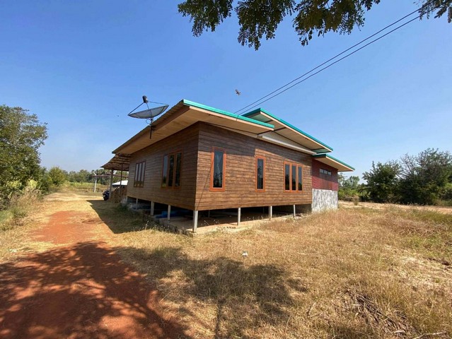 ขายที่ดินพร้อมสิ่งปลูกสร้าง อ.หนองบุญมาก จ.นครราชสีมา เนื้อที่3ไร่