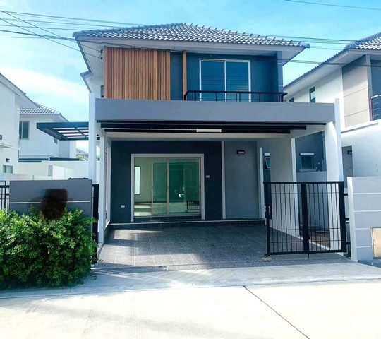 ให้เช่าบ้านพานทองชลบุรี ให้เช่าบ้าน 2 ชั้น มบ.แฟมมิลี่ซิตี้-พานทอง บ้านแฝดสไตล์เดี่ยว 2 ชั้น พื้นที่ 38.5 ตรว. 3 ห้องนอน 3 ห้องน้ำ