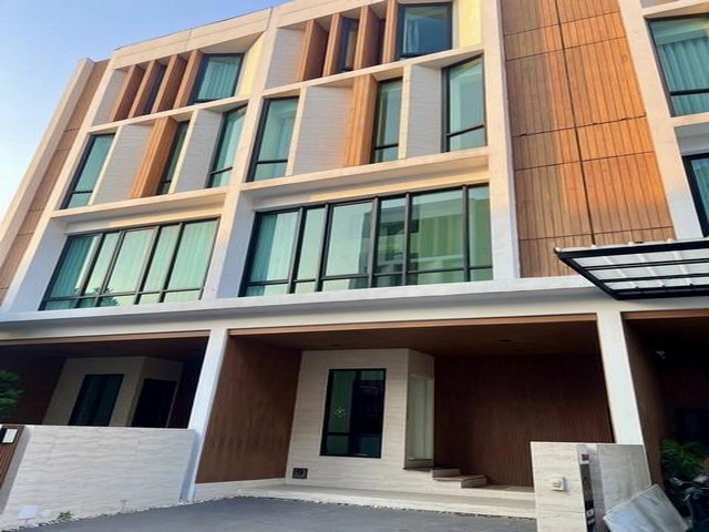 ให้เช่า โฮมออฟฟิศ 3.5 ชั้น โครงการ ดิ ออเธอร์ ซอยรัชดา32 เหมาะทำออฟฟิศ