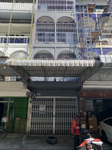 ให้เช่า ตึกแถว 4 ชั้น อุดมสุข 15 รีโนเวท พร้อมอยู่ BTS อุดมสุข 700 เมตร