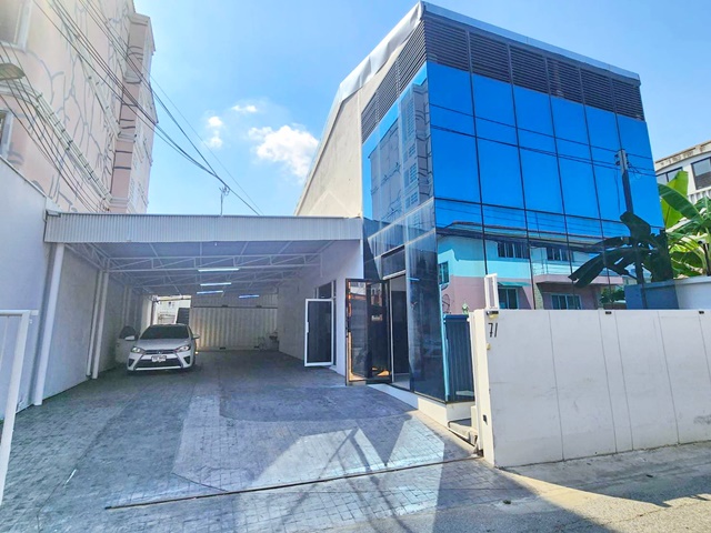 อุดมสุข 1.4กม.เช่า อาคารออฟฟิศ 2ชั้น 5 นอน 2 น้ำ ไบเทค บางนา 1.1กม. ไปรษณีย์ BTSบางนา 900ม.