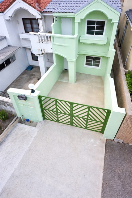 ใกล้ MRT ตลาดบางใหญ่ 800 ม.  บางใหญ่ซิตี้ ทาวน์เฮาส์ 2 นอน 2 น้ำ 18 ตร.ว.บ้านหลังหัวมุม รีโนเวทใหม่ทั้งหลัง บางใหญ่