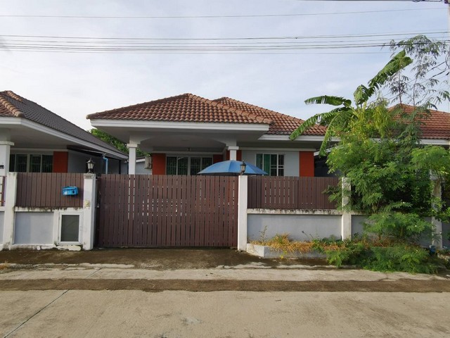 ขายบ้านแฝด  หมู่บ้านรติรัตน์ ซอยวัดมะสง ถนนบ้านกล้วย-ไทรน้อย นนทบุรี