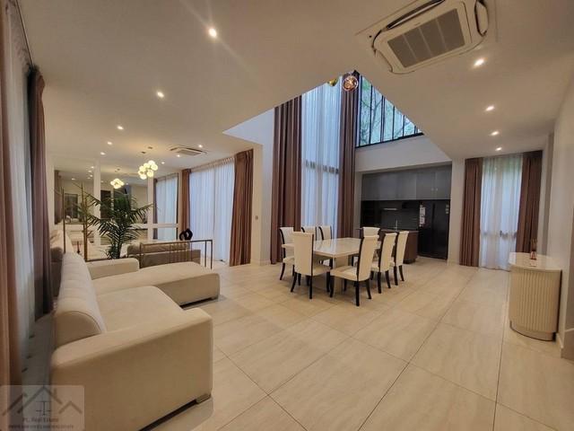 P2316 ให้เช่า บ้านเดี่ยวสุดหรู 3 ชั้นหลังมุม Bugaan บูก้าน กรุงเทพกรีฑา หรูทันสมัย มีลิฟท์ วิวสระว่ายน้ำ พร้อมเข้าอยู่