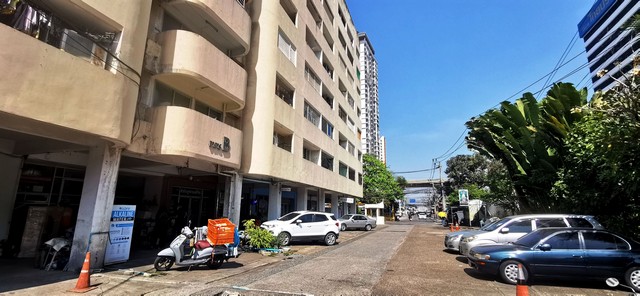 รัตนาธิเบศร์แมนชั่น (บุญโต) ซ.รัตนาธิเบศร์ 17  ถ.รัตนาธเบศร์ ต.บางกระสอ อ.เมือง จ.นนทบุรี