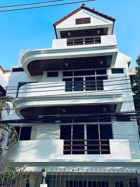 ให้เช่าบ้านเดี่ยว 4 ชั้น 40 ตร.ว. ย่านพร้อมพงษ์ ซอยสุขุมวิท 31 ใกล้ BTS พร้อมพงษ์