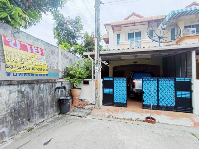 ขายทาวน์เฮ้าส์ 2 ชั้น 23 ตารางวา   หมู่บ้าน เคซี8 ซอย5  ถนนไทยรามัญ  รามอินทรา  ใกล้ทางด่วนจตุโชติ    ZJ192