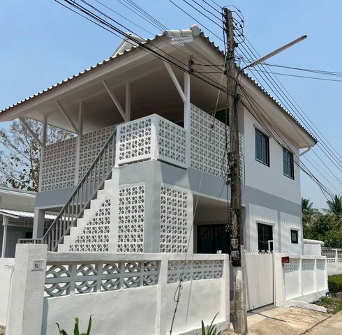 ขายบ้านพร้อมที่ดินจำนวน 2 หลัง บ้านสันเหนือ ซอย 5 ข้างวัดสันกำแพงหลวง เชียงใหม่