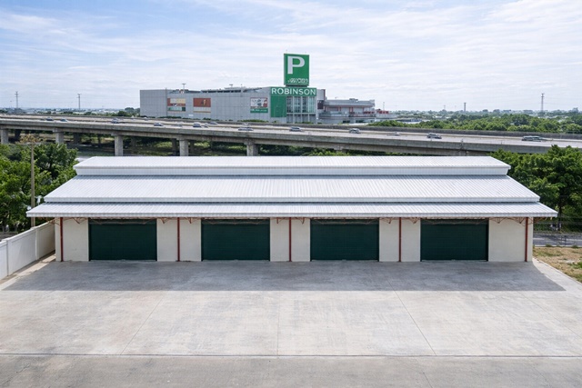 โรบินสัน ศรีสมาน ภายใน 1 กม.โกดังให้เช่า 1 ห้องน้ำ ใกล้ทางด่วนศรีสมาน และ 200 ตร.ม.  ลึก 25 ม. ถนนกว้าง 10 ม.  เหลือ 2 ยูนิตสุดท้าย