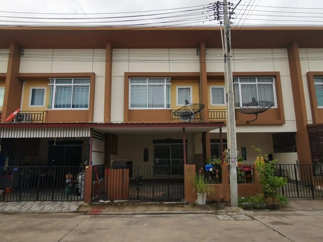 ขายทาวน์เฮ้าส์ โครงการ บ้านร่มไม้ 2 บ่อวิน ศรีราชา ถนน ปากร่วม-ห้วยปราบ