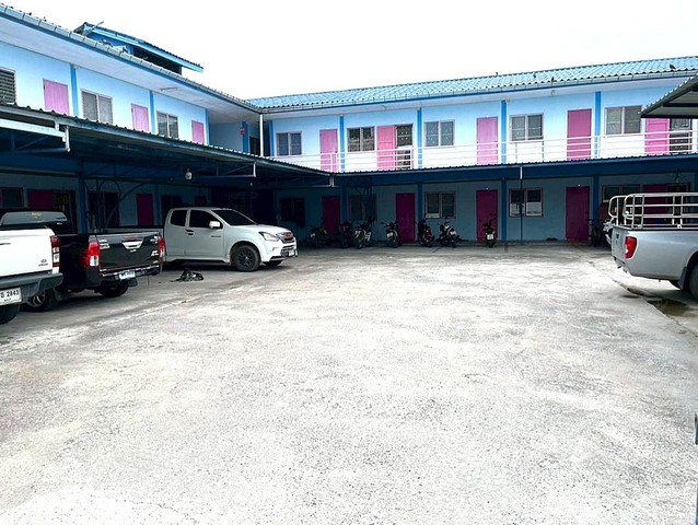 ขายหอพักชลบุรี 22 ห้องใกล้นิคมอมตะ รายได้ต่อเดือนเฉลี่ยกว่า 50000–60000 บาท