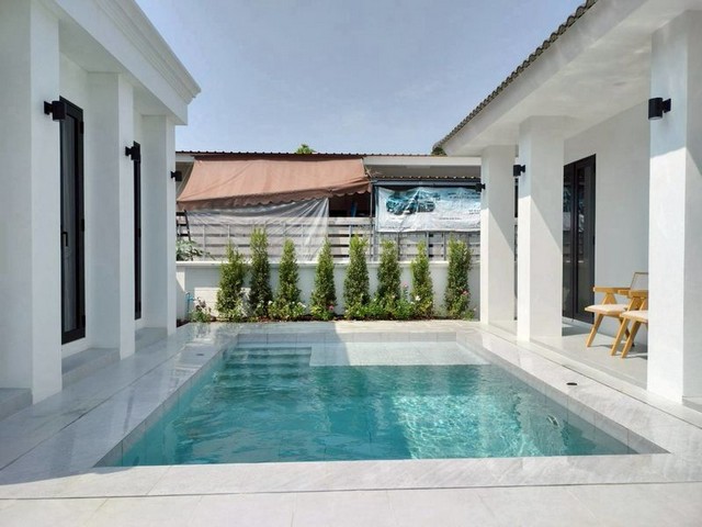 Luxury Pool Villa สไตล์ Modern รีโนเวทและสร้างใหม่ หางดง