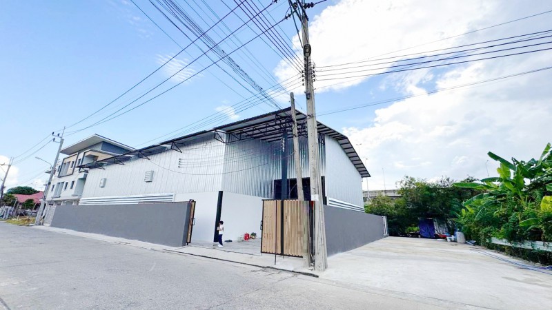 โรบินสันศรีสมาน 645 ม.215 ตร.ว. 845 ตร.ม. หน้ากว้าง 34 เมตร  โกดังให้เช่า แจ้งวัฒนะ ติวานนท์ ปากเกร็ด 52-58 วัดสีกัน 1.1 กม.