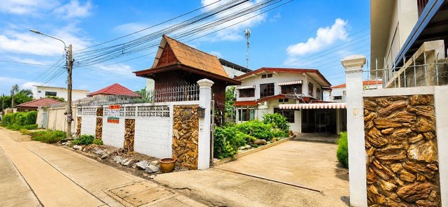ขายบ้านพร้อมที่ดิน 93 ตร.ว. ซ.งามวงศ์วาน 31 ถ.งามวงศ์วาน ต.บางเขน อ.เมืองนนทบุรี จ.นนทบุรี