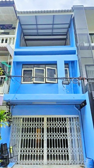 เซ็นจูรี่ เดอะมูฟวี่ 1.0 ม ให้เช่าอาคารพาณิชย์ 3 ชั้น ซ.สุขุมวิท91-99 อ่อนนุช 600 ม. BTSบางจาก 300ม. 2-3 นอน 1-2 น้ำ .รีโนเวทใหม่