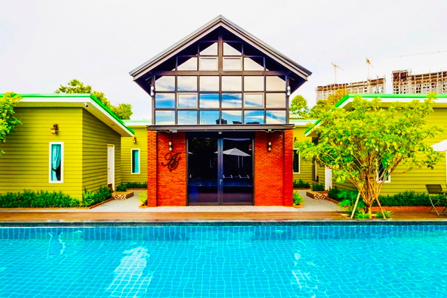 รีสอร์ทพร้อมดำเนินกิจการ ใกล้ หาดจอมเทียน 1.25 กม.รีสอร์ท 36 ห้อง  อันเดอร์ วอเตอร์ เวิลด์ พัทยา 2 กม. ทำเลหนองปรือ บางละมุง