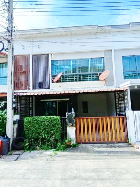 น้ำทำเลบรมราชชนนี สาย 5 เซ็นทรัล ศาลายา 600 ม.ให้เช่าทาวน์เฮาส์ 2 ชั้น ฟังก์ชัน 3 นอน 2