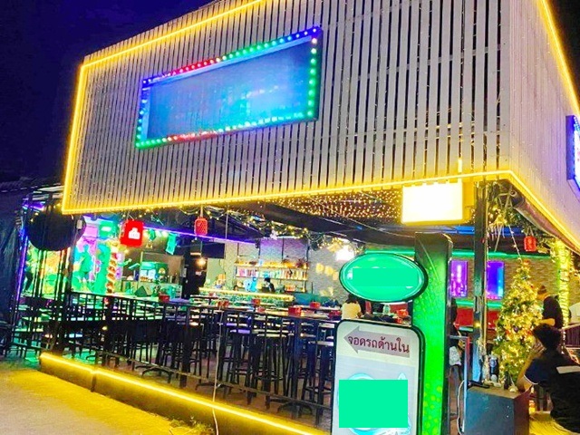 โรบินสัน ไลฟ์สไตล์ทำเลศักยภาพย่านทางเข้าสนามบิน  ลาดกระบัง 2 กม.ร้านอาหารกึ่งผับ 3 นอน 5 น้ำ และสนามบินสุวรรณภูมิ พื้นที่ใช้สอย 50 ตร.ม.