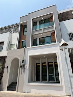 BS1040 ขายทาวน์โฮมหรู 4.5 ชั้น พร้อมลิฟต์ส่วนตัว โครงการ Prominent Place Sukhumvit 101 ใกล้ BTS ปุณณวิถี ทำเลสุขุมวิท 101