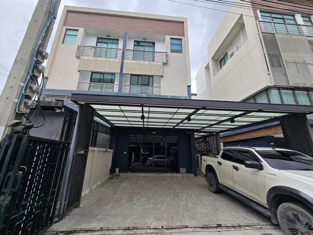 รหัสC7015 ให้เช่าHome Office 3.5 ชั้น โครงการ DISTRICT เอกมัย-รามอินทรา ย่านเลียบด่วน ตกแต่ง Modern Luxury Style