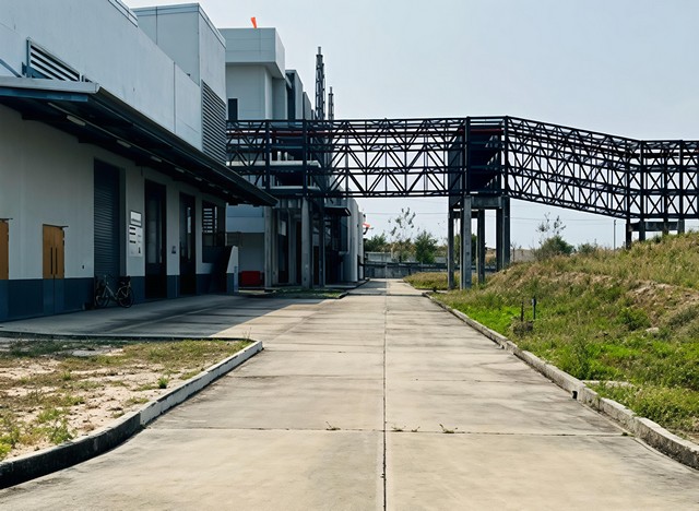 ให้เช่าโรงงานห้วยโป่งระยอง ให้เช่าโรงงาน 1000 และ 2600 ตารางเมตร พื้นที่สีม่วง ห่างกับนิคมอุตสาหกรรมเอเชียระยอง 1.2 กม.