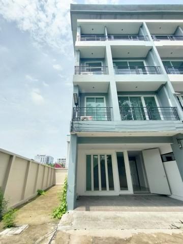 ให้เช่าโฮมออฟฟิต 4 ชั้น 300 ตร.ม. ถนนรามอินทรา ใกล้ MRT รามอินทรา