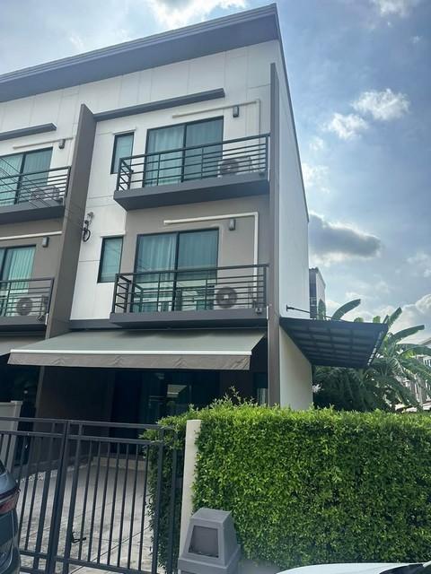 ขายทาวน์โฮม 3 ชั้น 141 ตร.ม. บ้านกลางเมือง ศรีนครินทร์ - อ่อนนุช ใกล้ BTS ศรีนุช