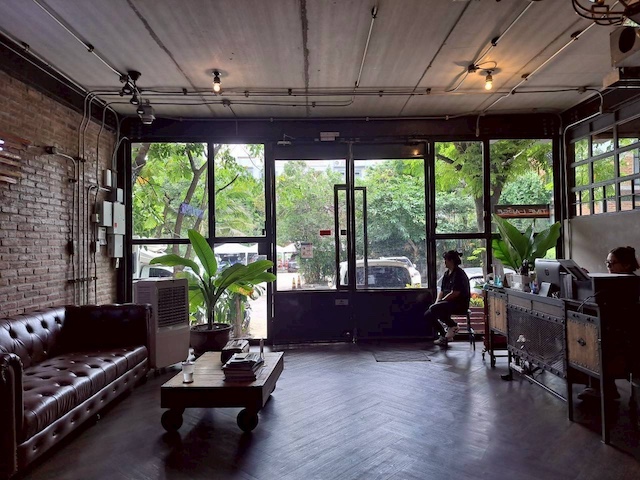 BH4067 ให้เช่าอาคารสำนักงาน 3 ชั้น Town in Town ซอย 11 พื้นที่ 672 ตร.ม. เหมาะทำออฟฟิศ Studio Production และธุรกิจออนไลน์