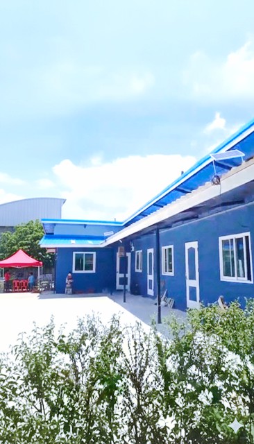 ร้านพี่ญาคนรุม 3 กม.ตลาดชุมพล 1.2 กม. ให้เช่าบ้าน พร้อมออฟฟิศ 3 ไร่ รังสิตคลอง 3 7นอน 7น้ำ ทำเลดี สวนน้ำเปรม วอร์เตอร์ปาร์ค 1.6 กม.